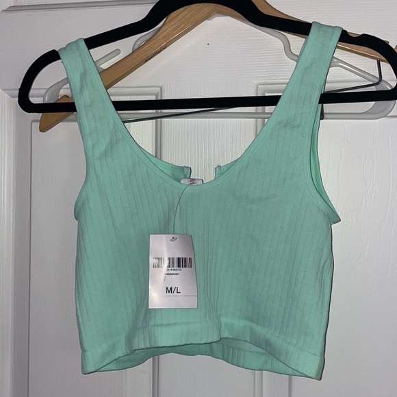 Crop Top - Picture 4 of 4